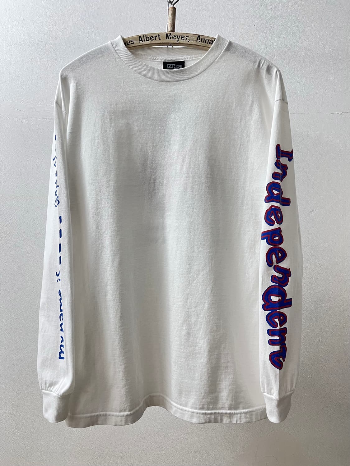 NHS 인디펜던트 & 마크 곤잘레스 롱슬리브 티셔츠 상품이미지2