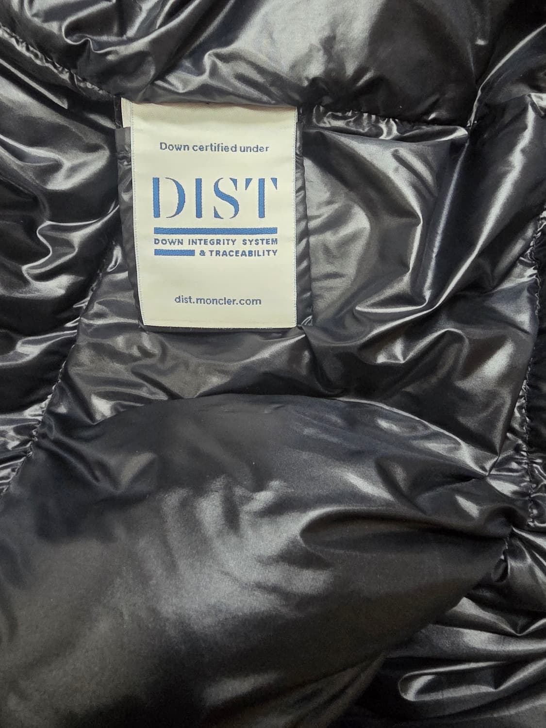 몽클레르 알마즈 다운 베스트 블랙 24FW 6사이즈 상품이미지6