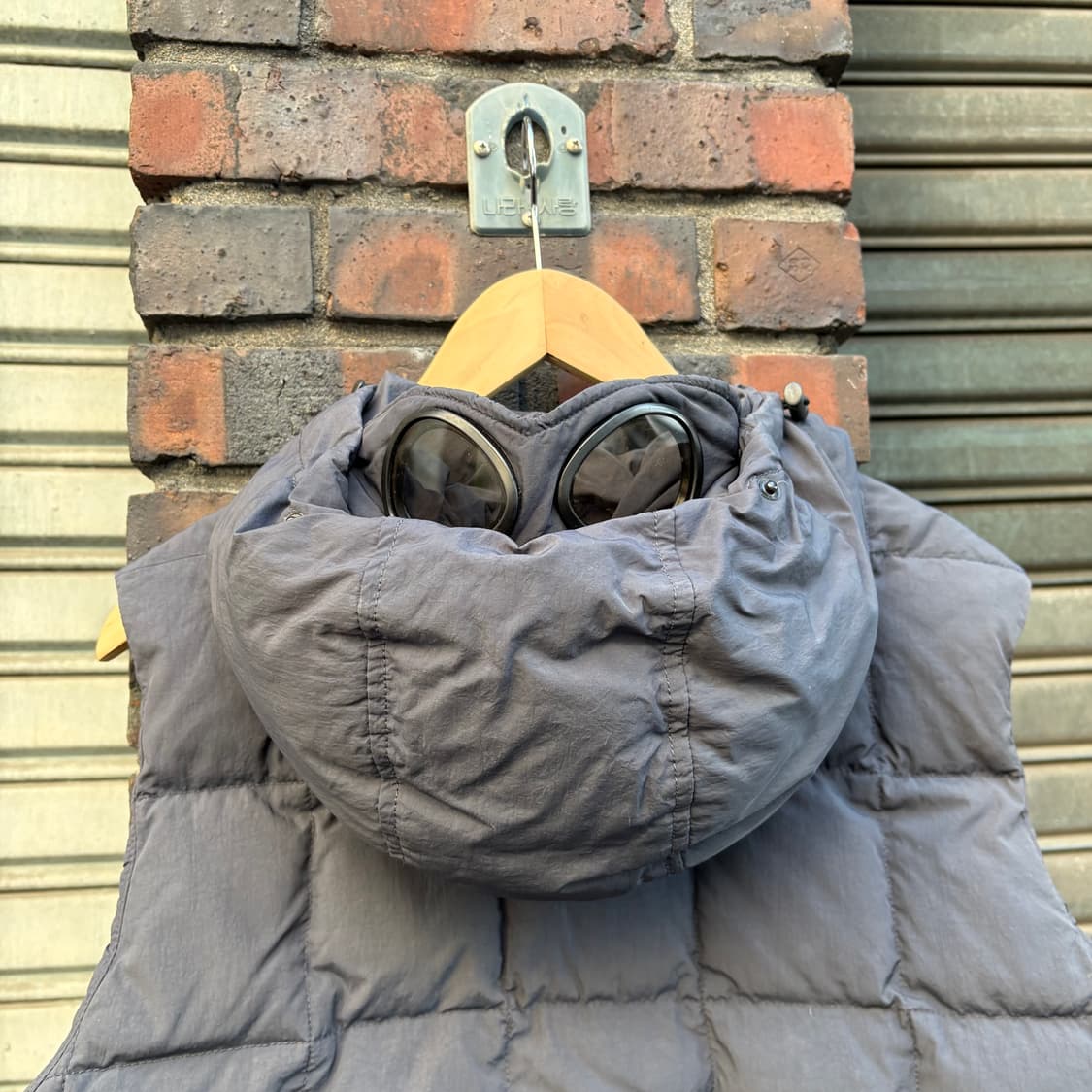 씨피컴퍼니 덕다운 다크네이비 가먼트 다잉 고글 패디드 베스트 상품이미지7