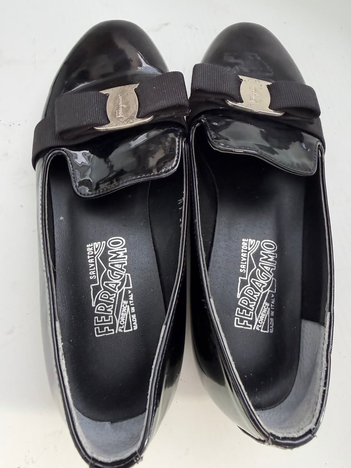 정품) 페라가모 블랙 페이턴트 로퍼 여성 구두 36 상품이미지7