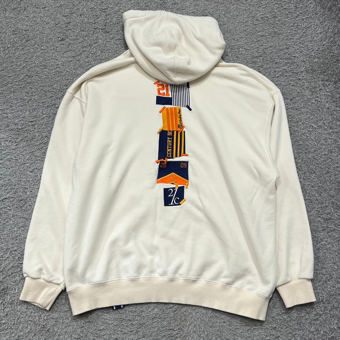 [100-105] 로맨틱크라운 후드티 상품이미지3