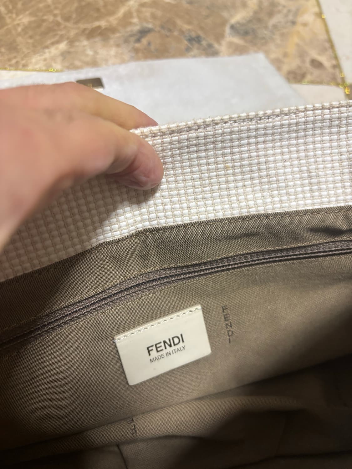 펜디 바게트라인 레더 주카 미아 숄더백 상품이미지4