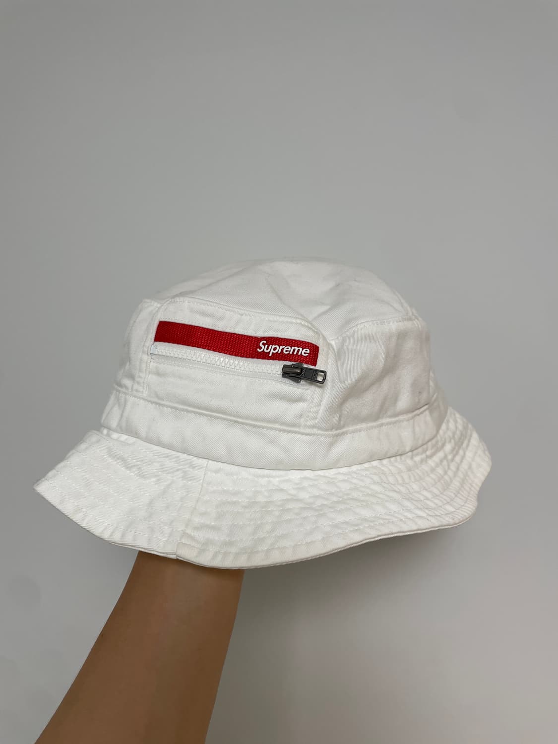 슈프림 버킷햇 입니다. 상품이미지1