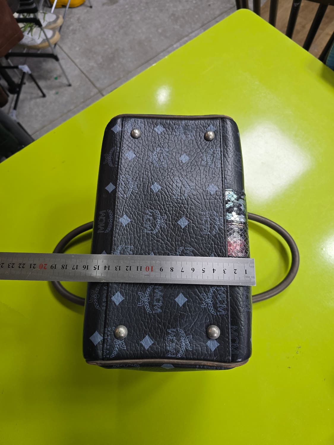 MCM 블랙 보스턴백 라이언 프린팅 (1380) 상품이미지8