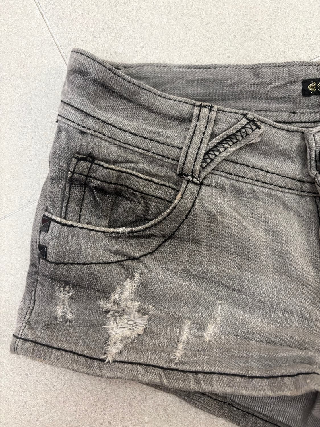 그레이 데님 스터드 숏츠 상품이미지4