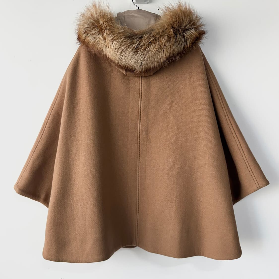 제시뉴욕 Alexis N 폭스퍼 캐시미어 케이프 상품이미지10