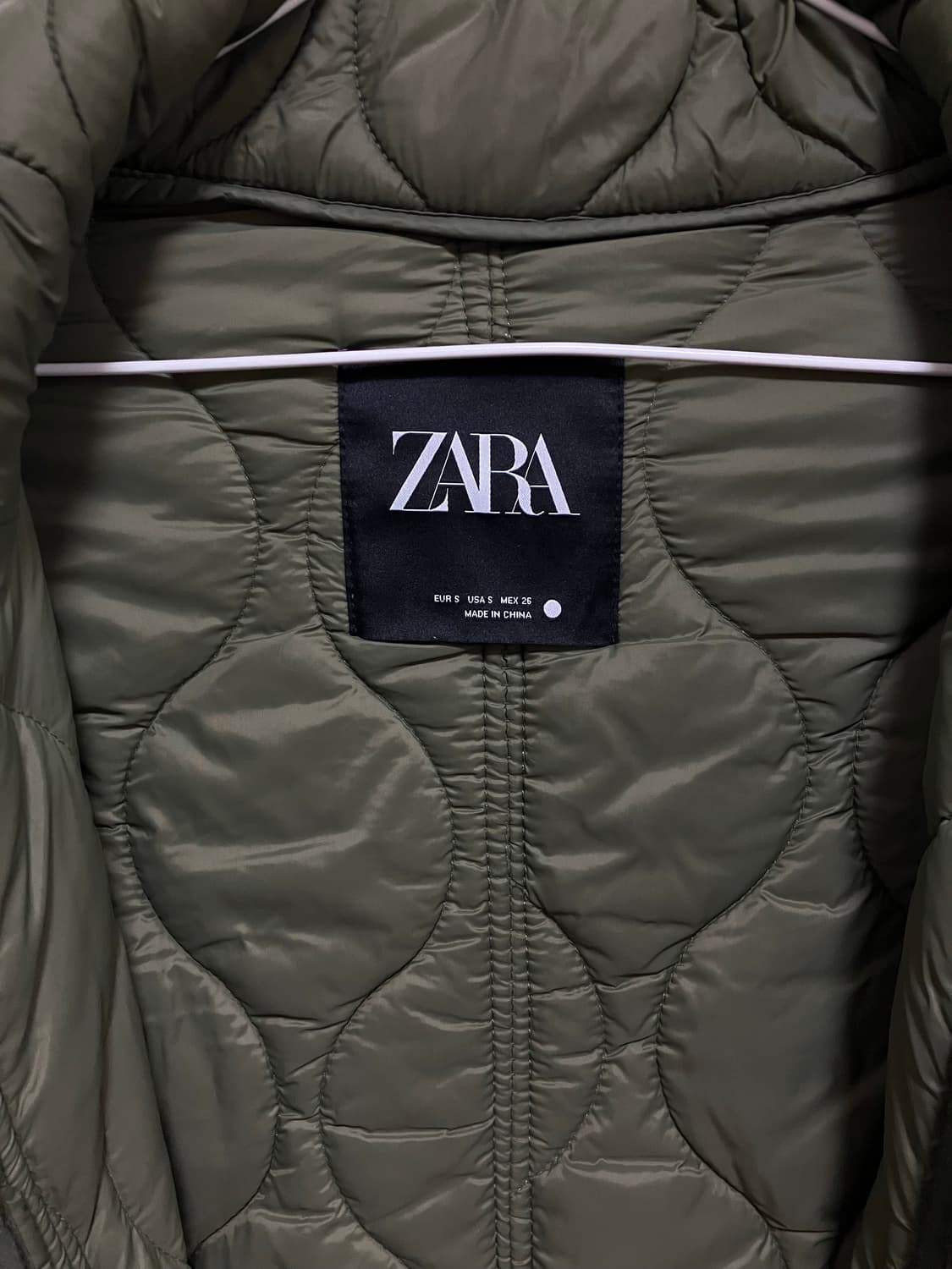 [자라 ZARA] 퀄팅 패딩 카키 s 상품이미지7