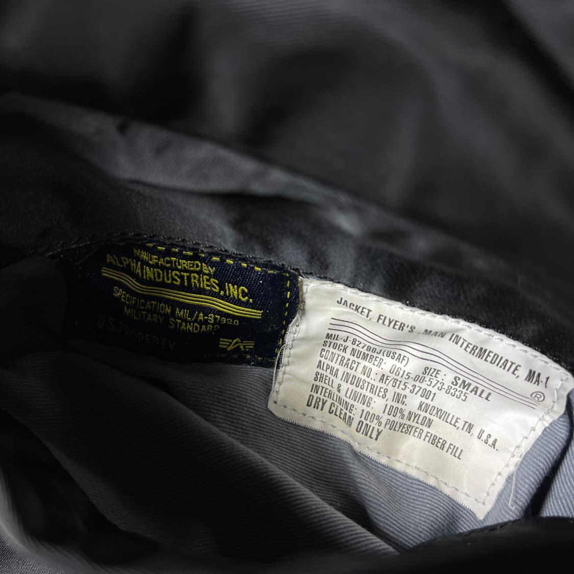 Alpha Industries MA-1 Flight Jacket 상품이미지5