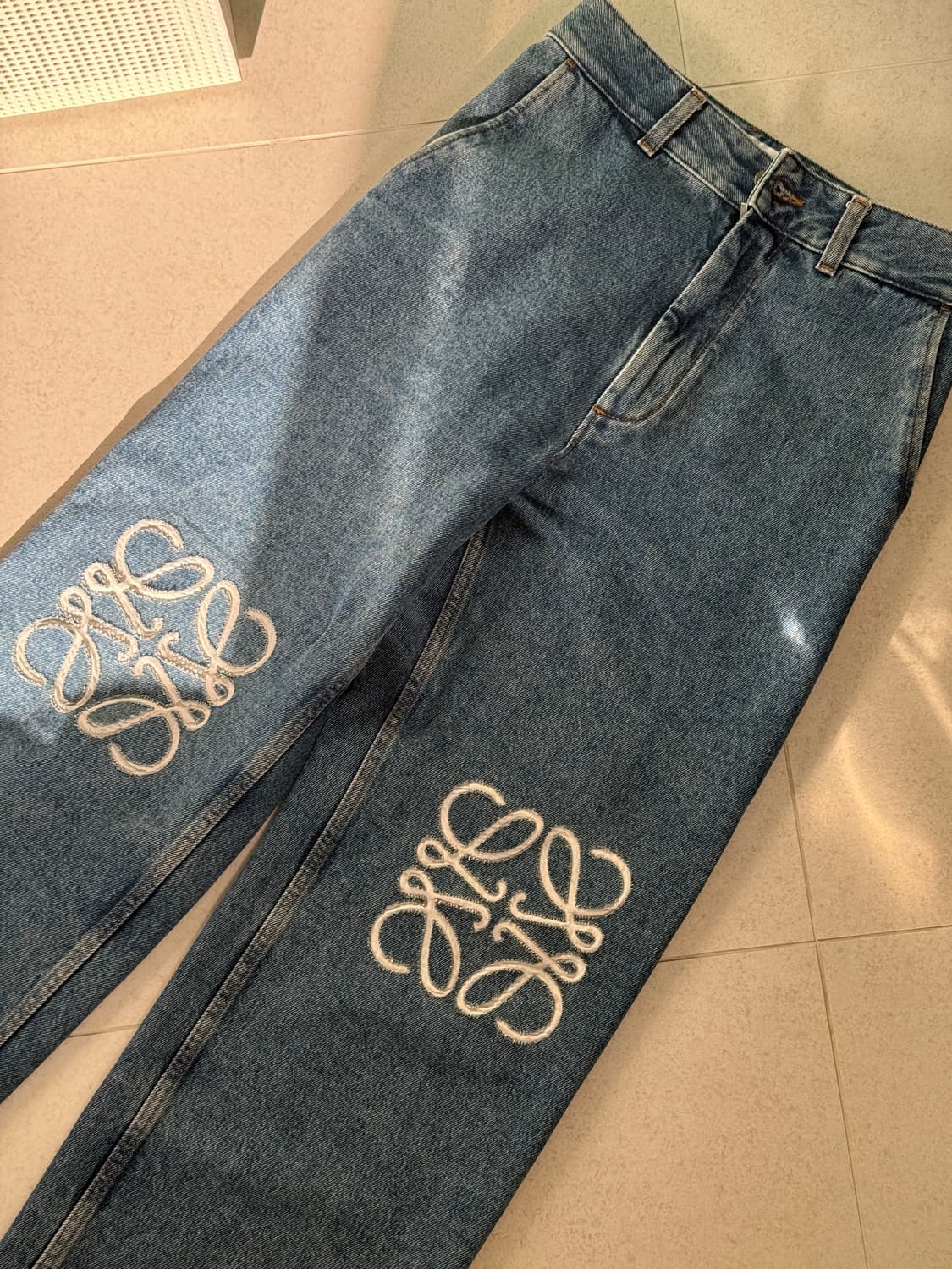 로에베 아나그램 로고 배기핏 데님 진 상품이미지3