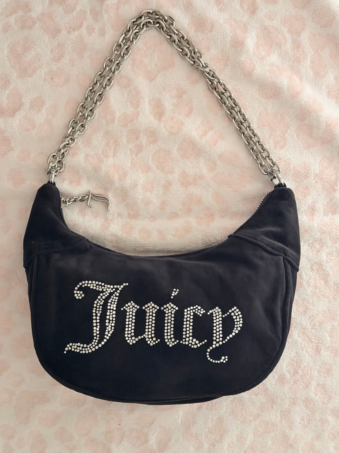 쥬시꾸뛰르 블랙 벨벳 체인호보백 상품이미지1