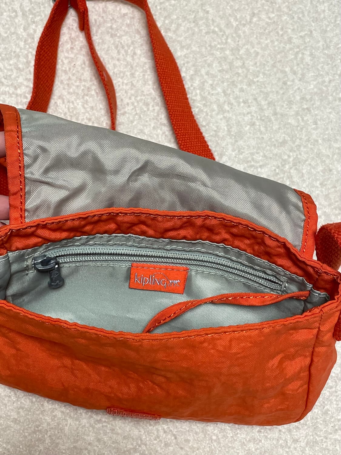 📍키플링 오렌지 크로스백 상품이미지2