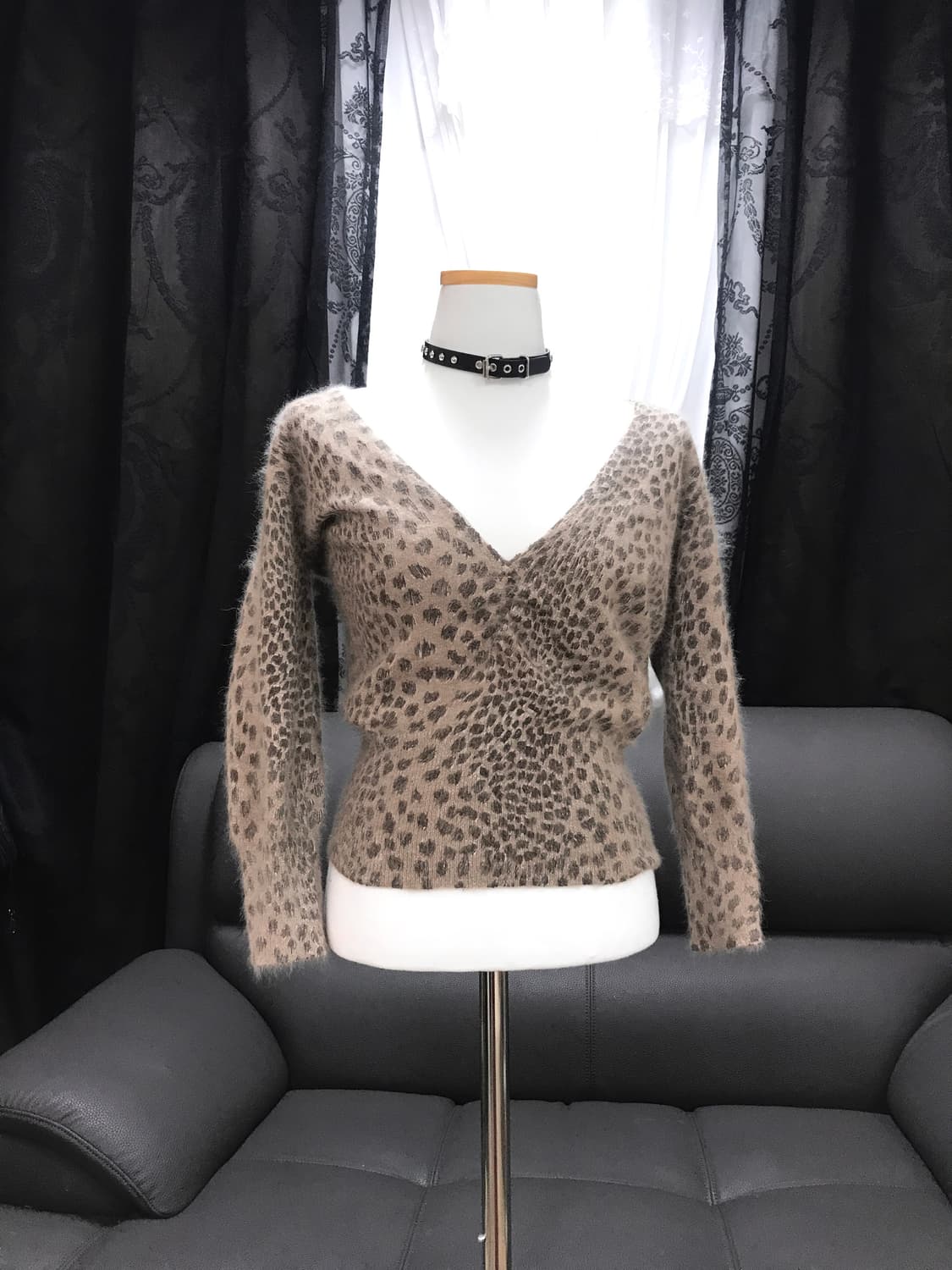 빈티지 레오파드 브이넥 니트 상품이미지1