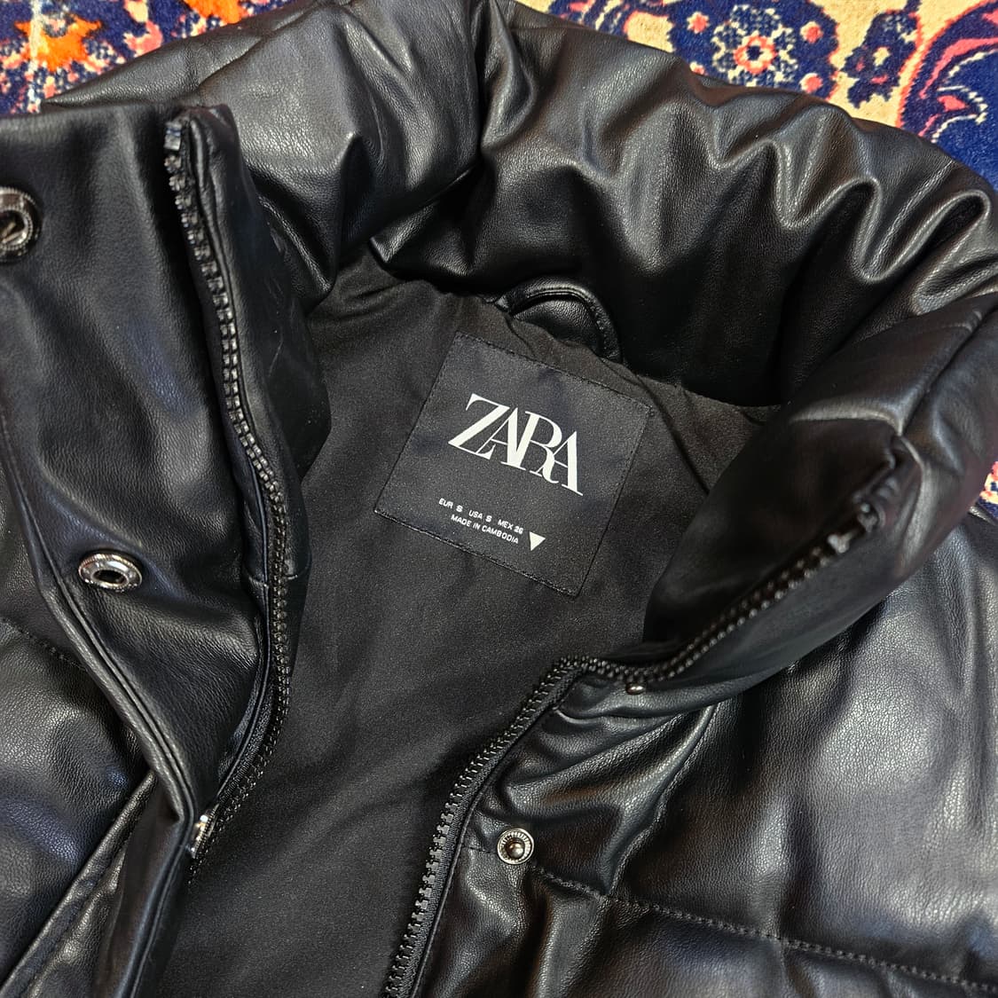 자라(ZARA) 레더 크롭 패딩 베스트 S size 상품이미지6