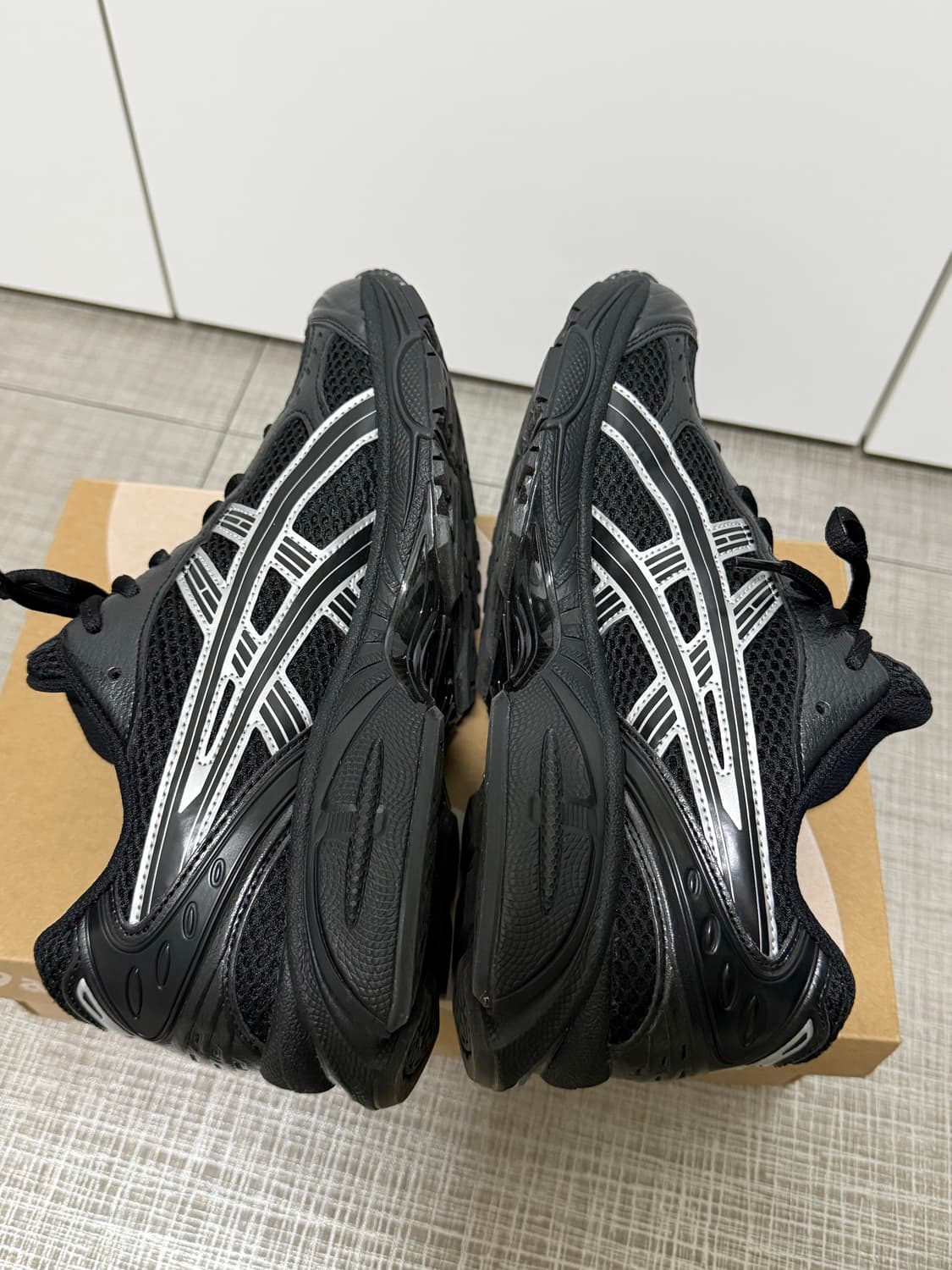 [255] 아식스 젤 카야노 14 블랙 퓨어 실버 상품이미지4