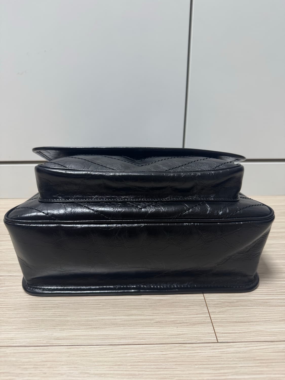 생로랑 니키백 미디움 블랙 실버체인 상품이미지6