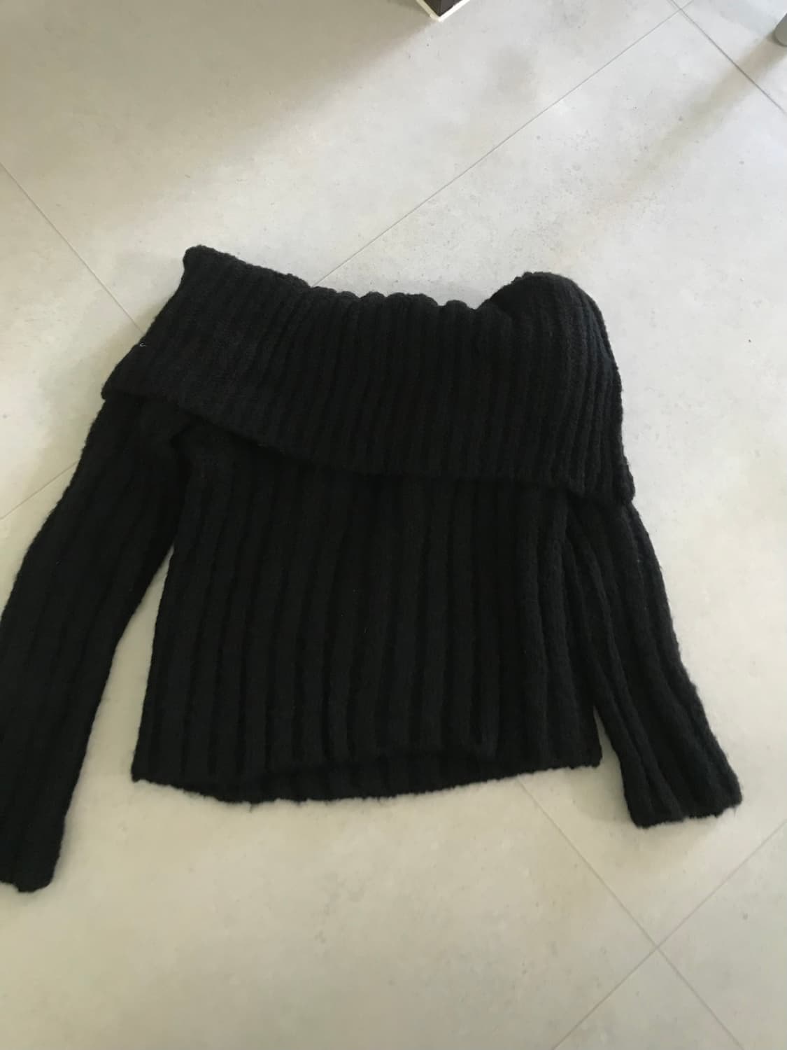 블랙 니트 오프숄더 상품이미지1