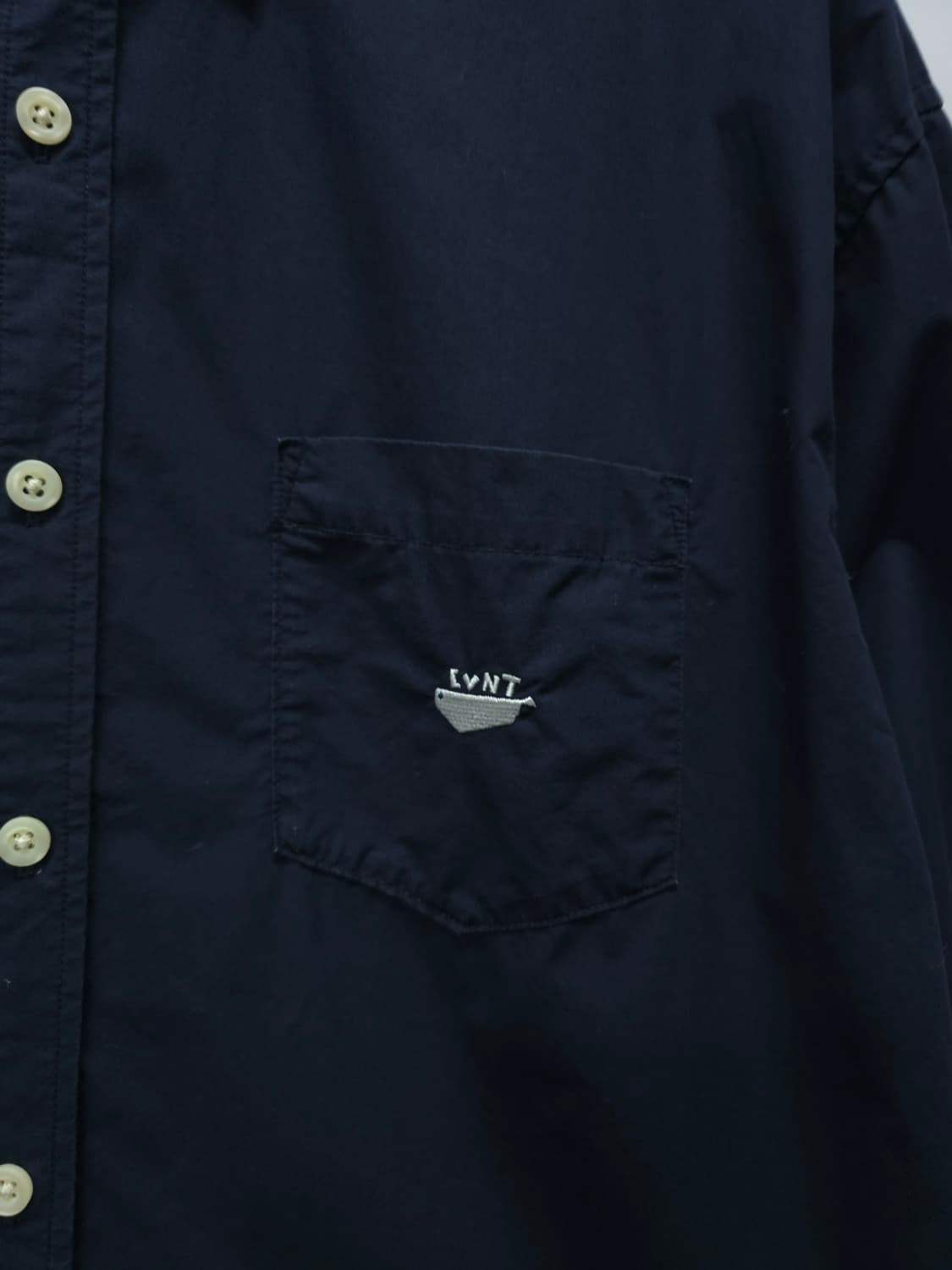 커버낫 CVNT 로고 자수 버튼다운 반팔 셔츠(100~105) 상품이미지3