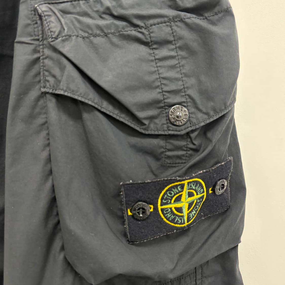 [34]스톤아일랜드 14주년 와펜패치 카고 팬츠 상품이미지2