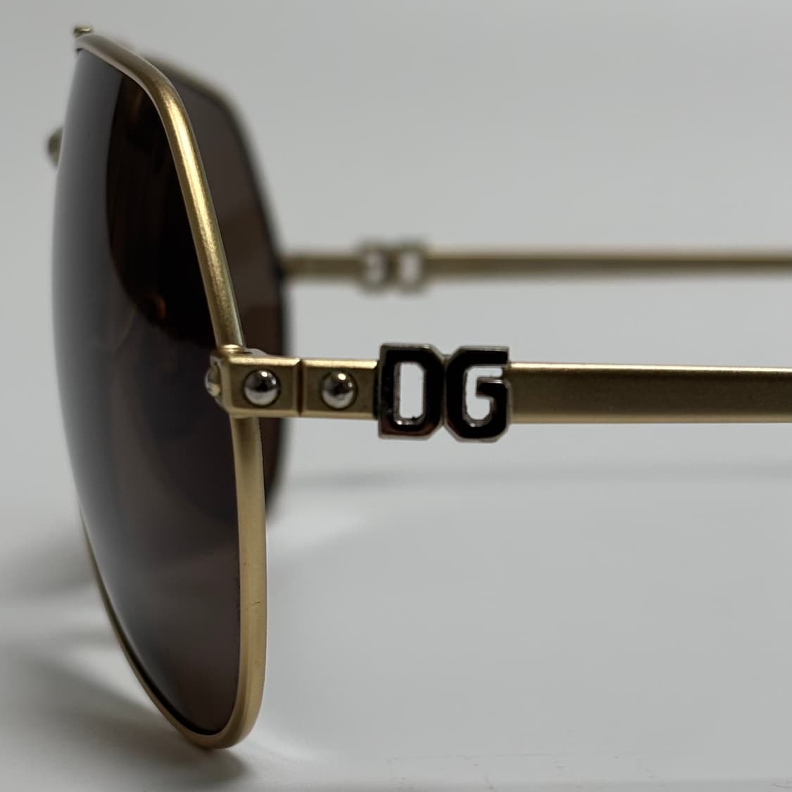 돌체앤가바나 골드 메탈 에비에이터 선글라스 (DG2001) 상품이미지6