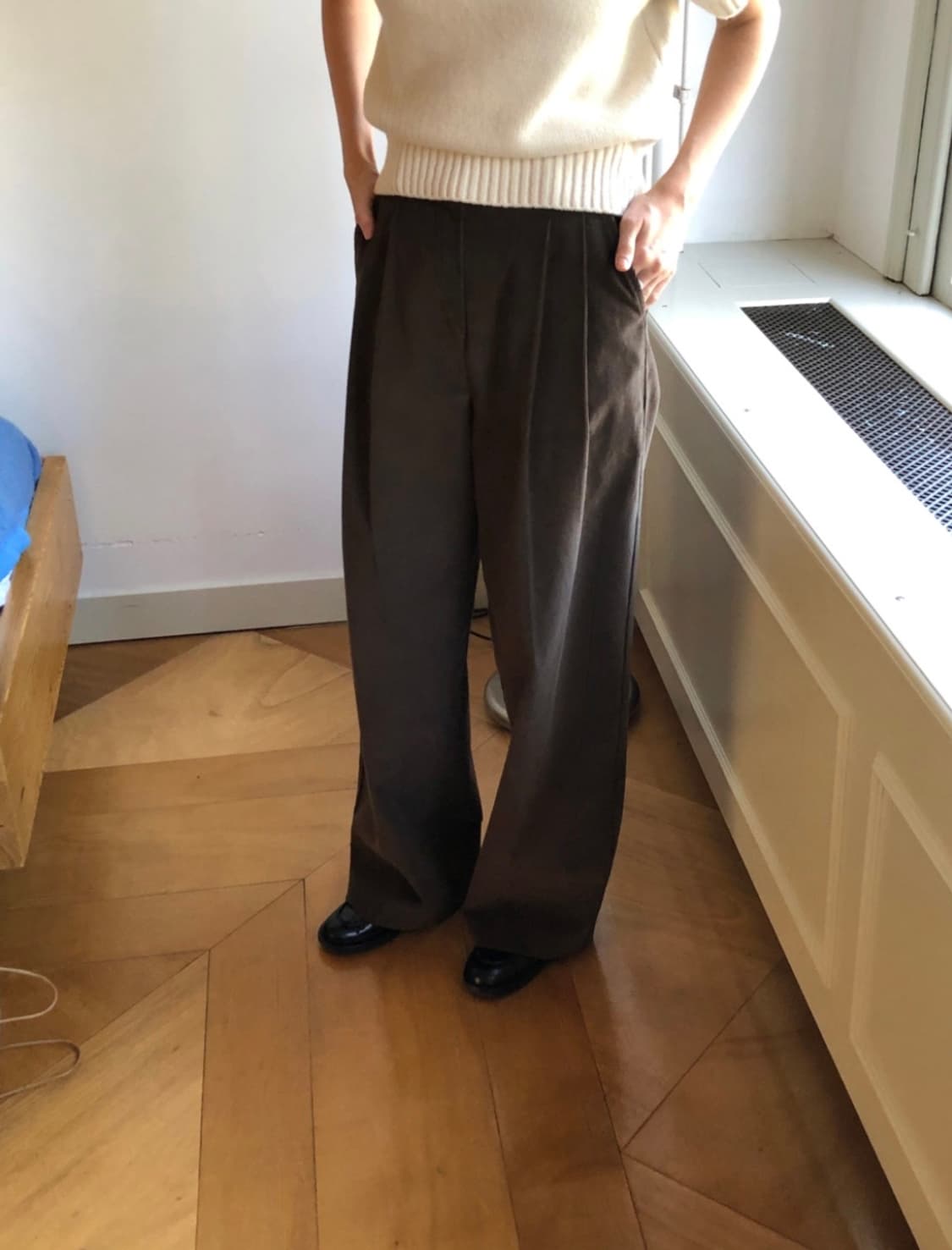 [르모어/미착용] 코듀로이 핀턱 슬랙스 카키 상품이미지1