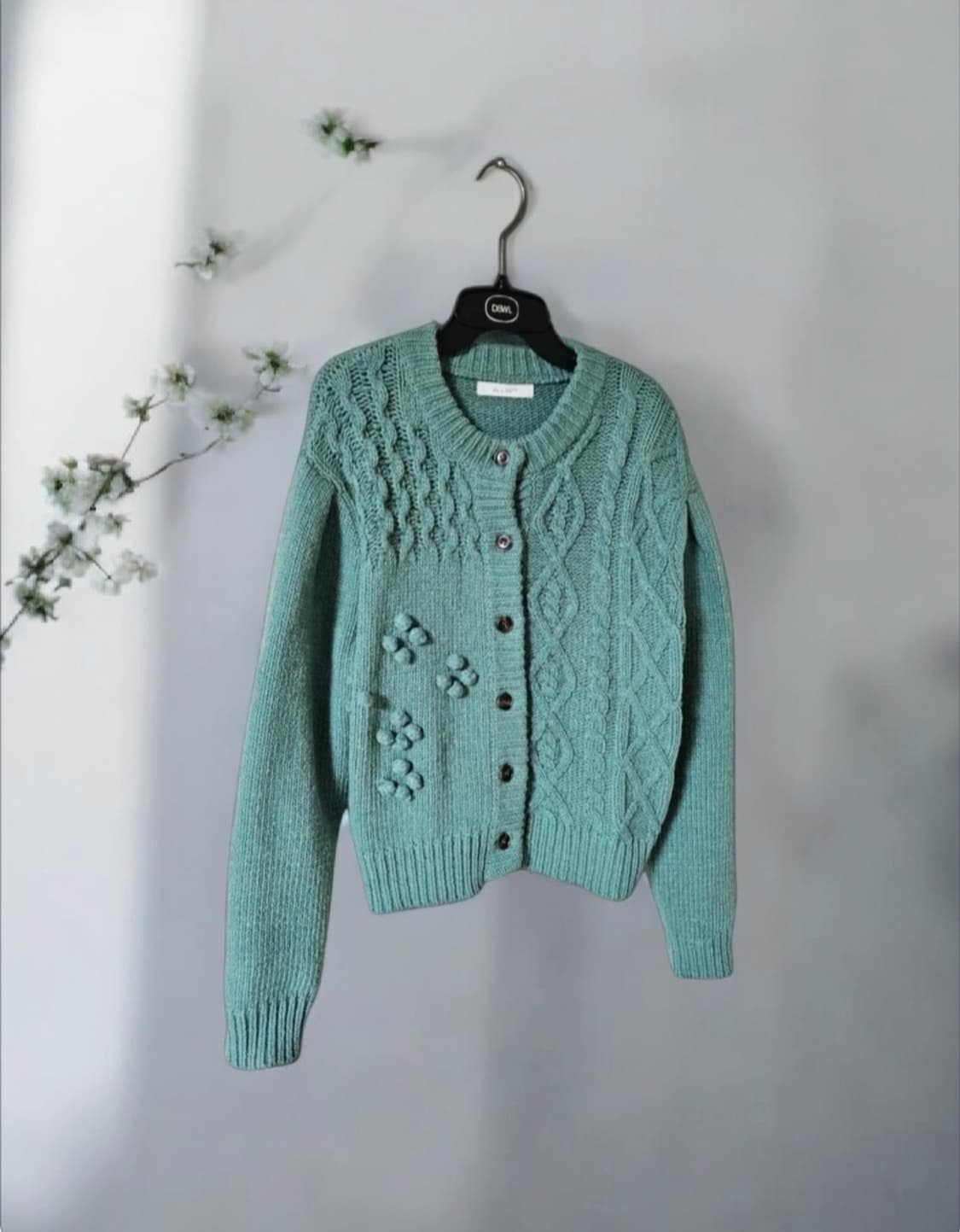 무료배송ㅣ 지고트 꽈배기 니트 여성가디건(울혼방/FREE) 상품이미지1