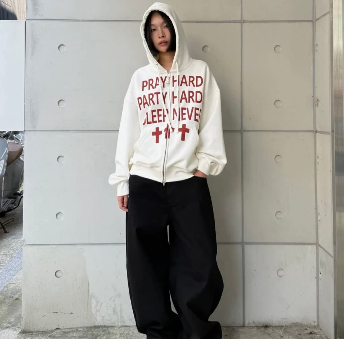 PRAY HARD HOODIE ZIP UP - WHITE 상품이미지2