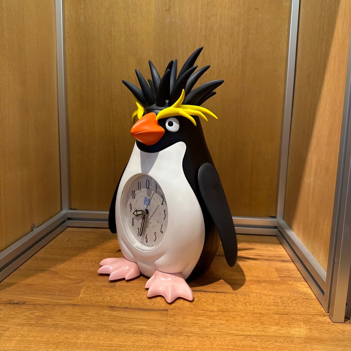 RHYTHM IWATOBI PENGUIN TABLE CLOCK 大 상품이미지2