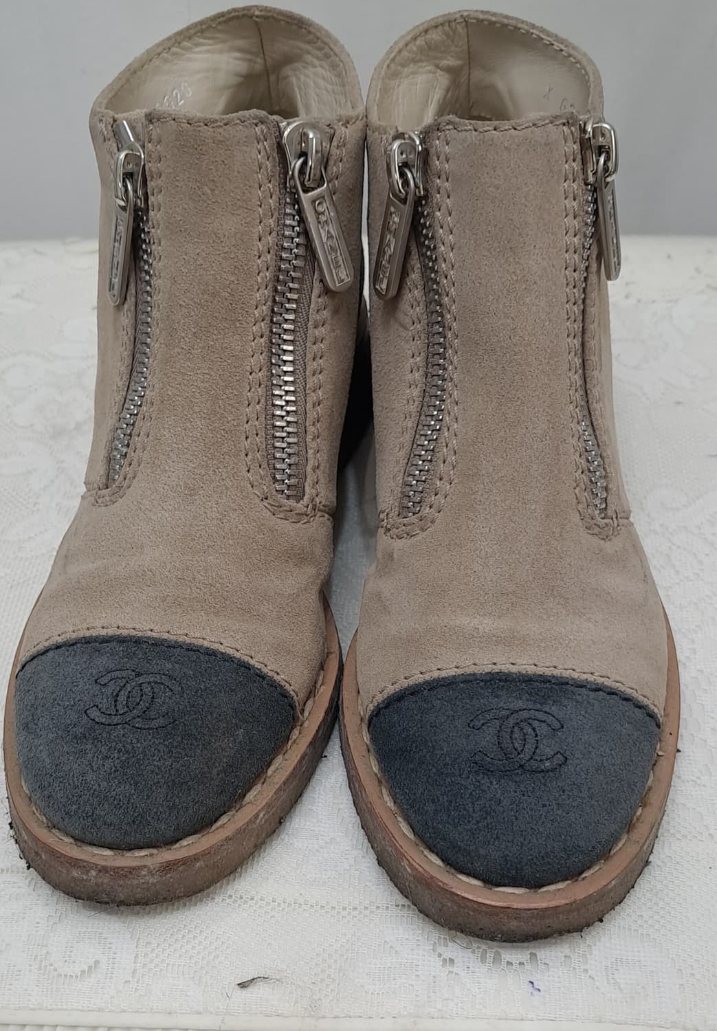 샤넬 스웨이드 캡 토 자퍼 앵클부츠 38 상품이미지1