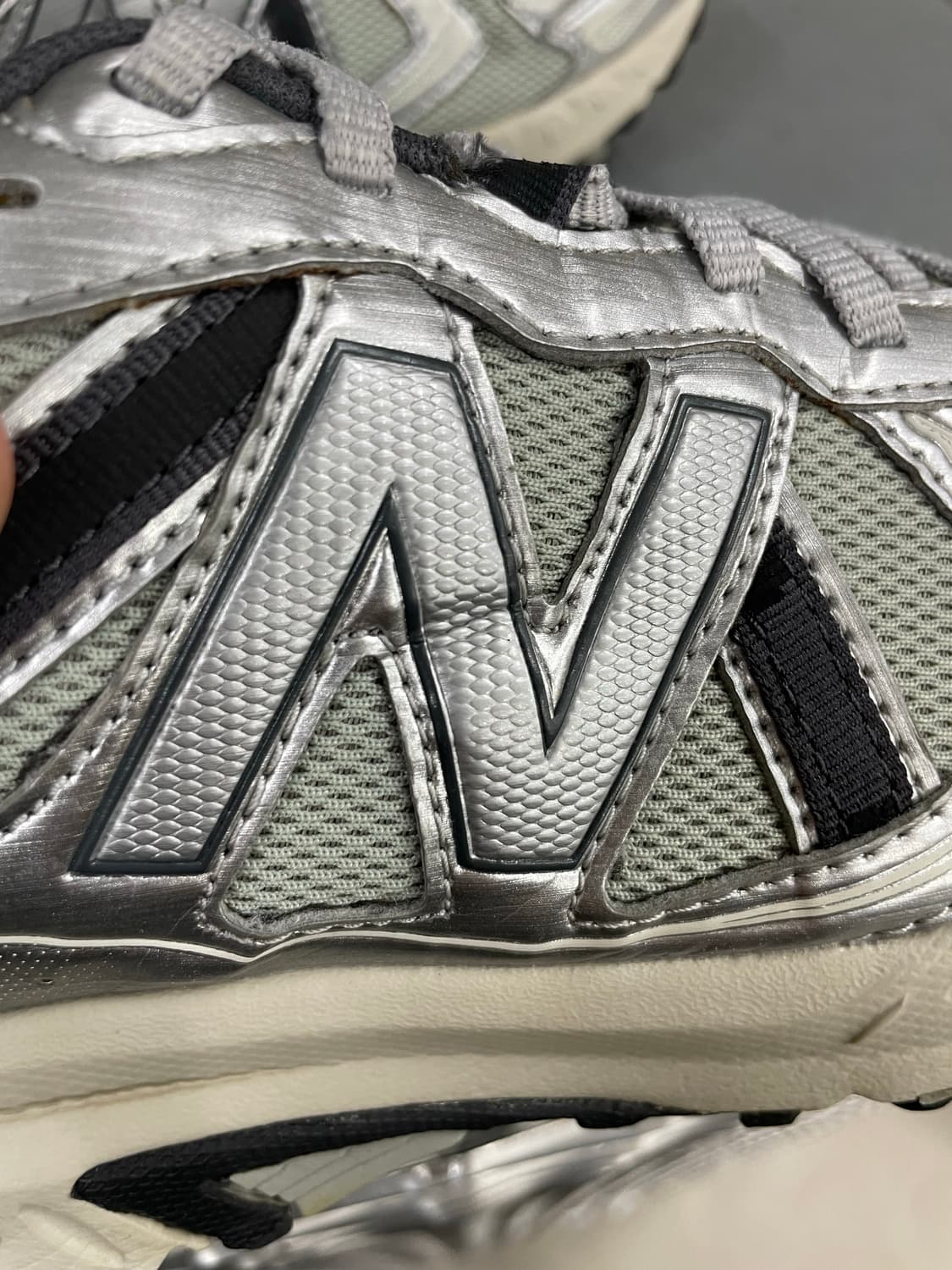 뉴발란스 410v5 실버 275 상품이미지7