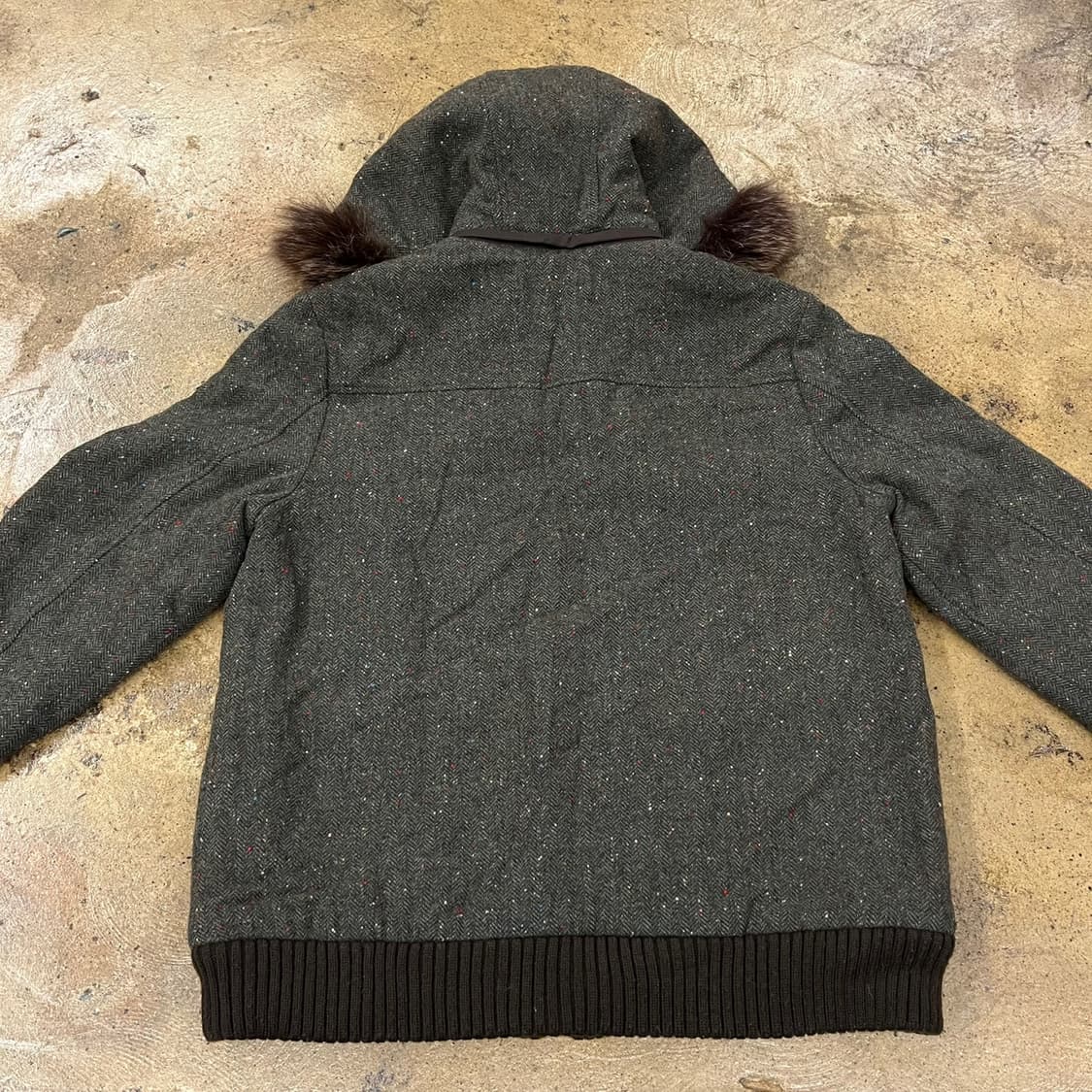 헬로키티 카키 털 숏 패딩  상품이미지4