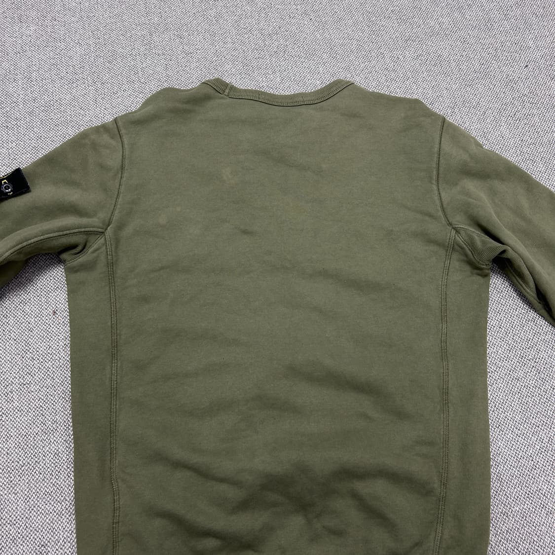 스톤아일랜드 카키 와펜 맨투맨(S) 상품이미지8