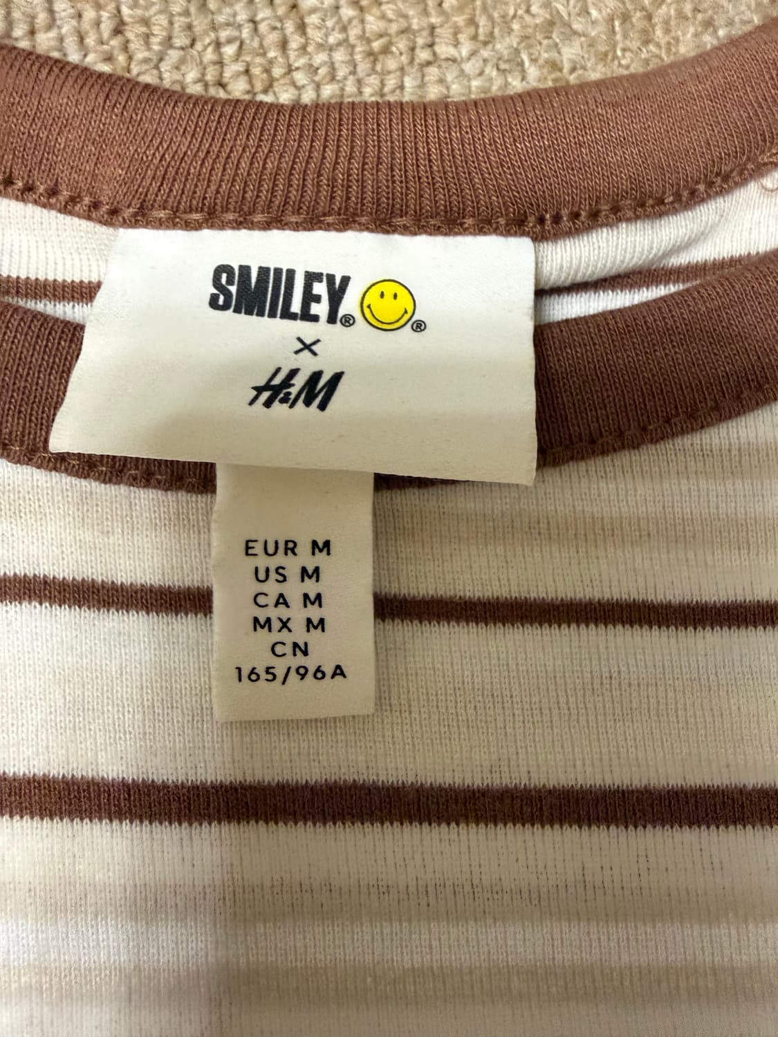 스마일리  h&m  콜하보 한정판 티셔츠 상품이미지4