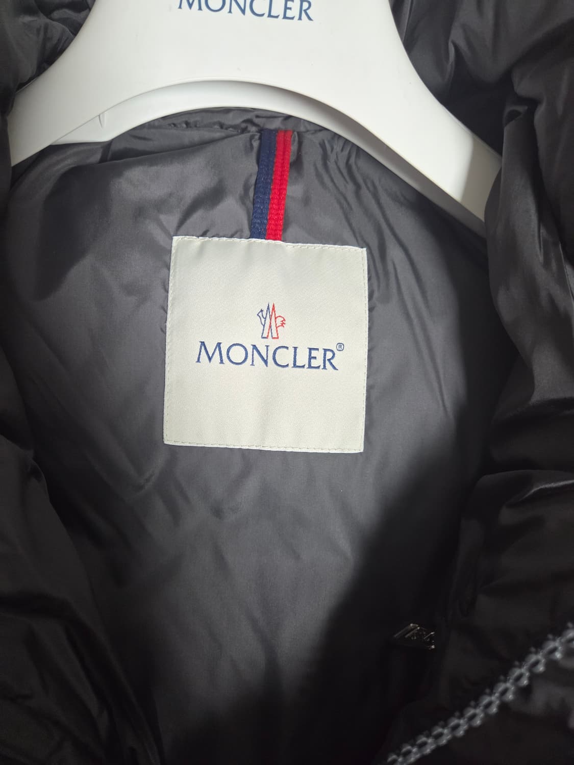 몽클레어 그레이 패딩자켓 상품이미지4