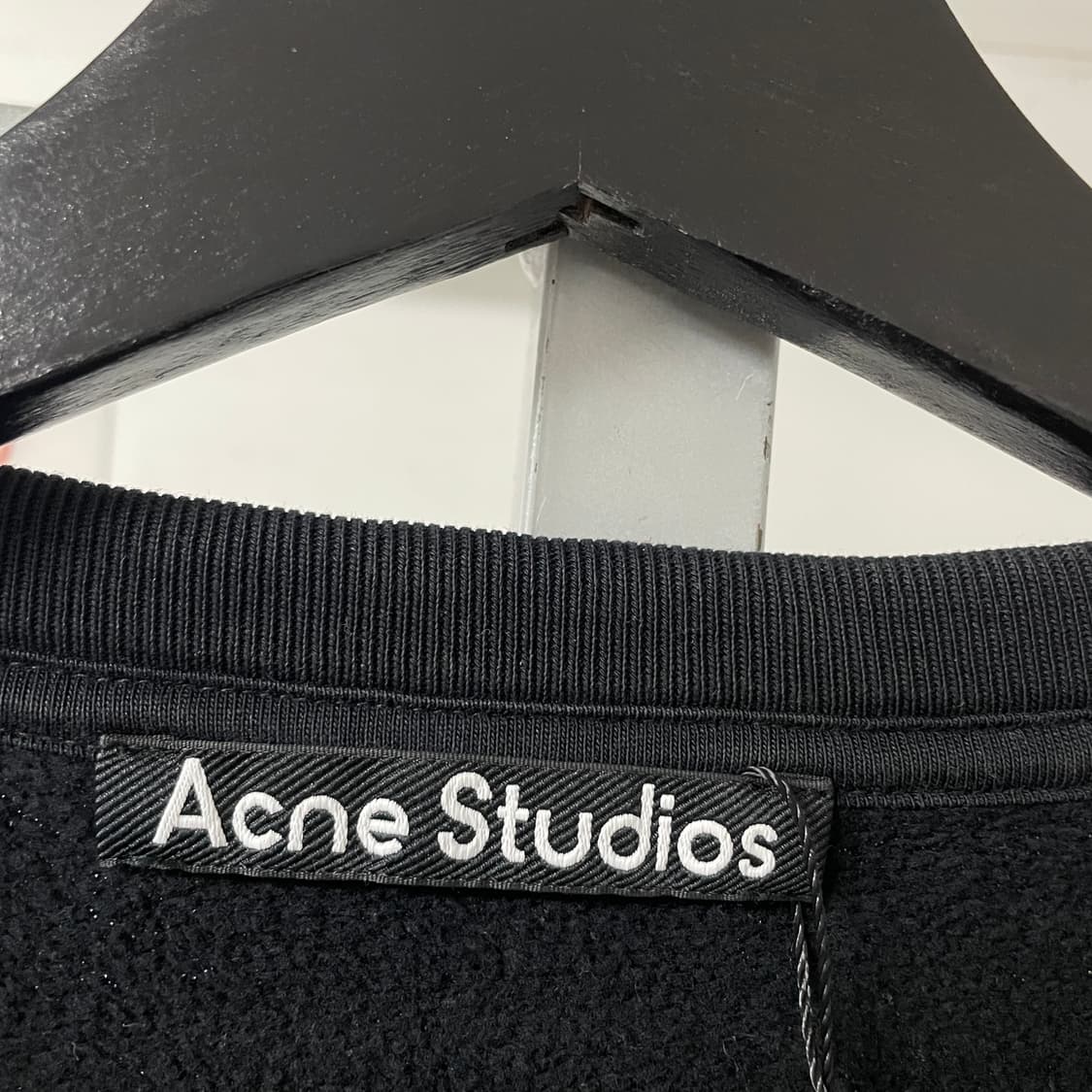 아크네스튜디오 블랙 맨투맨 M 상품이미지5