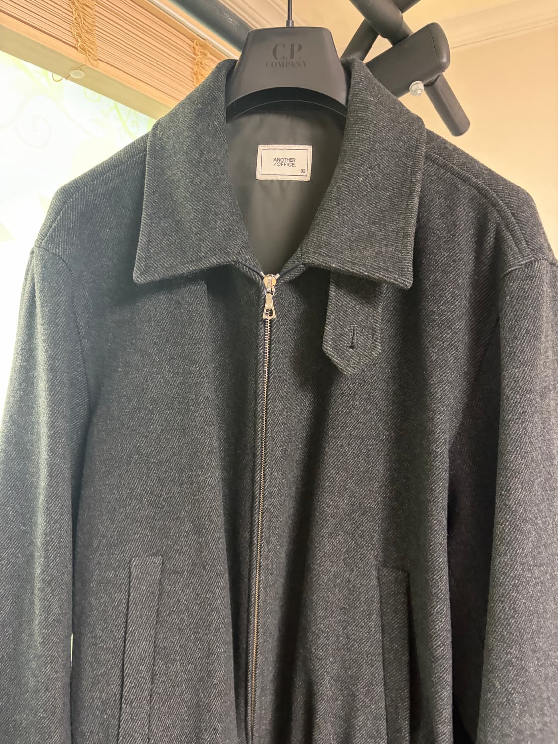 3)어나더오피스 볼륨블루종 캐비어 상품이미지1