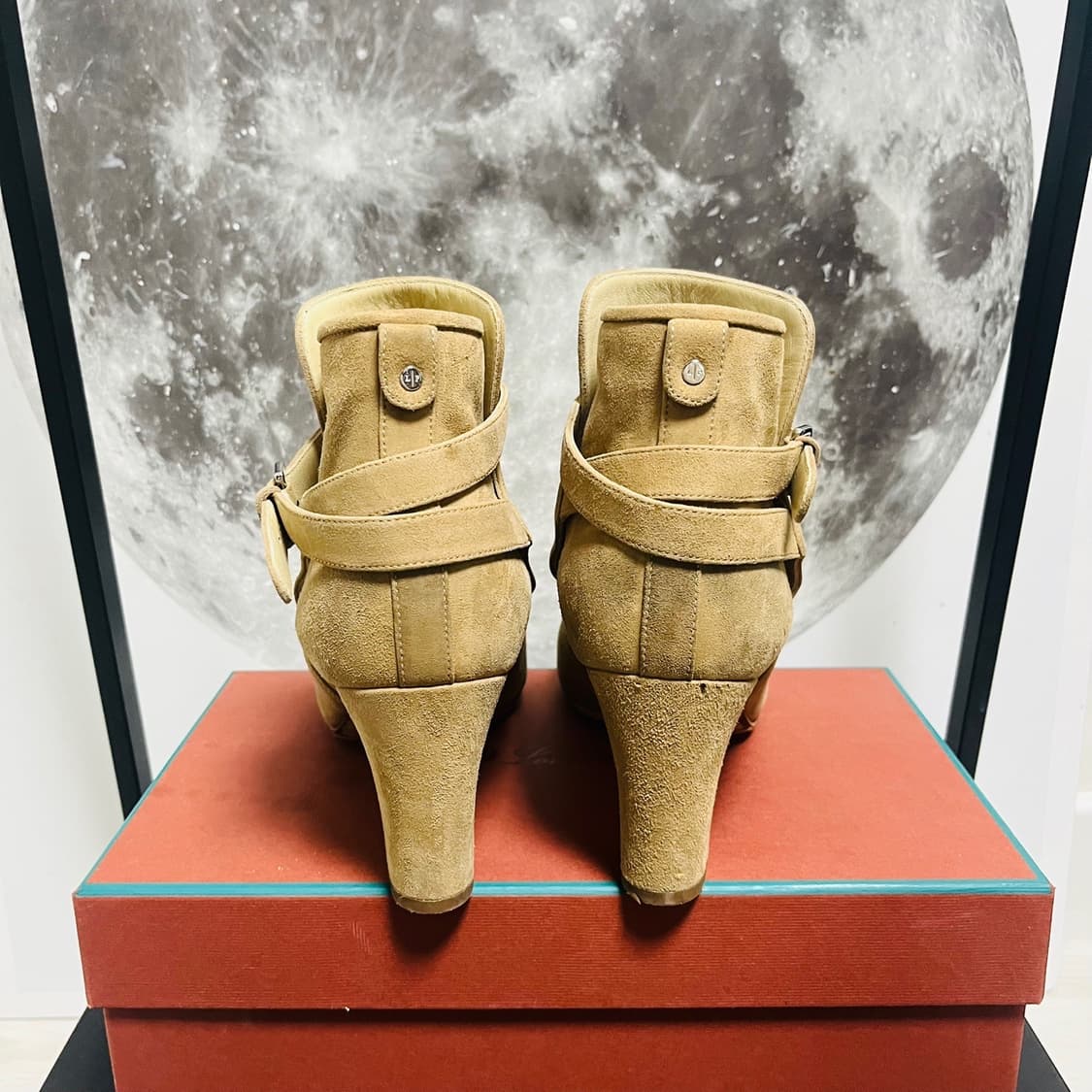 정품 38) 로로피아나 레일라 스트랩 스웨이드 부츠 240~245 상품이미지4