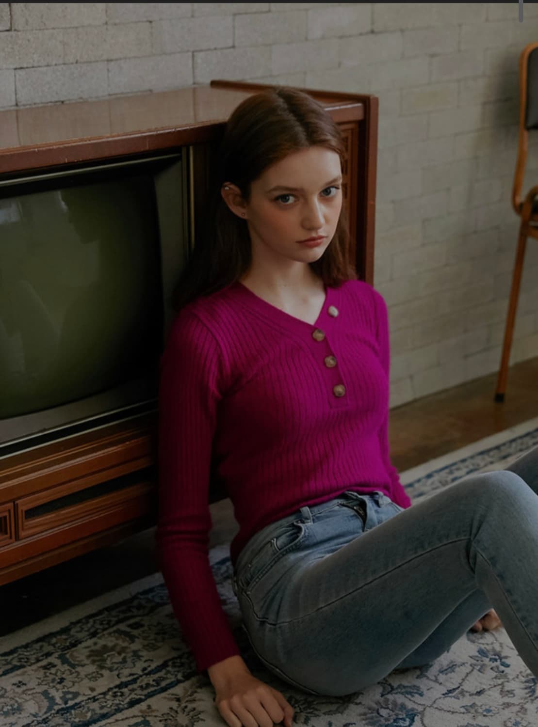 새상품 몬츠(MONTS) 브이넥 골지 니트  핫핑크 단추 포인트 상품이미지5