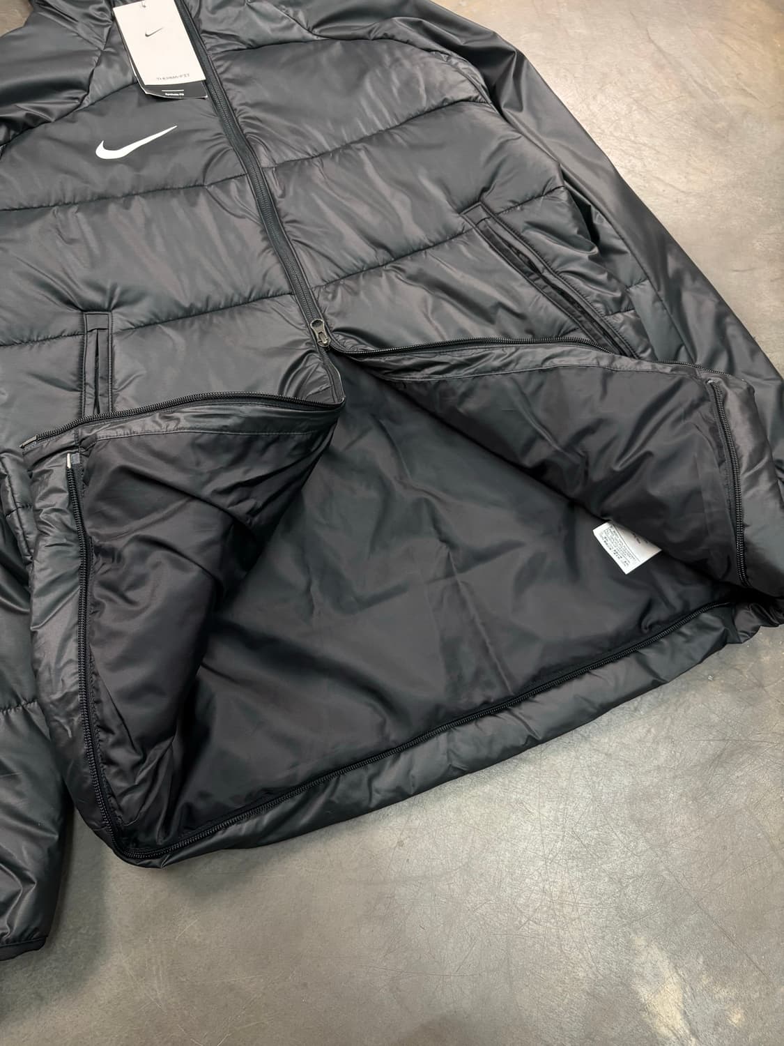 나이키 데드스탁 써마핏 경량 패딩 상품이미지3