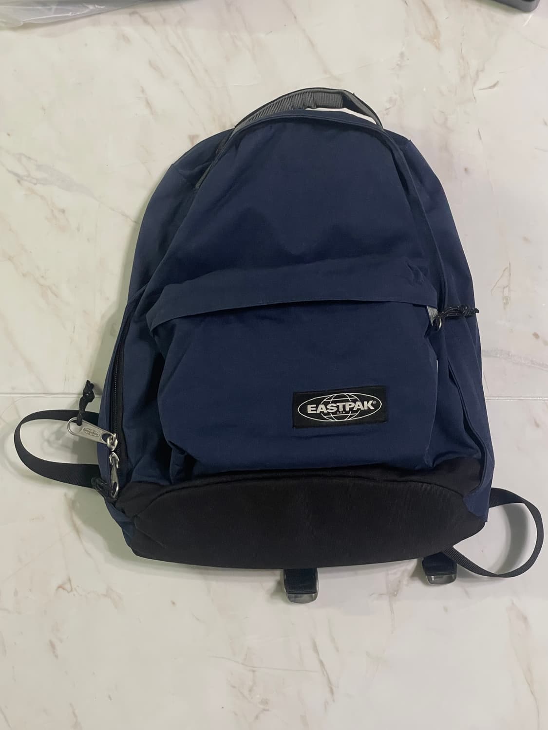 이스트팩 백팩 네이비 상품이미지1