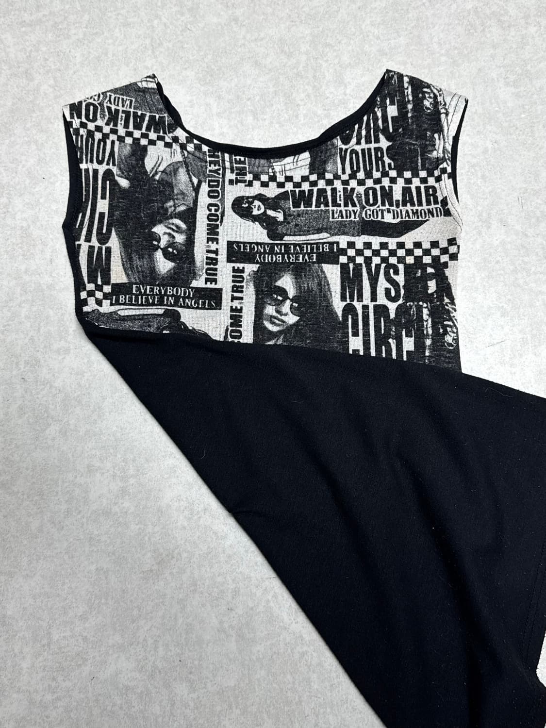 펑크 메거진프린팅 탑  상품이미지3