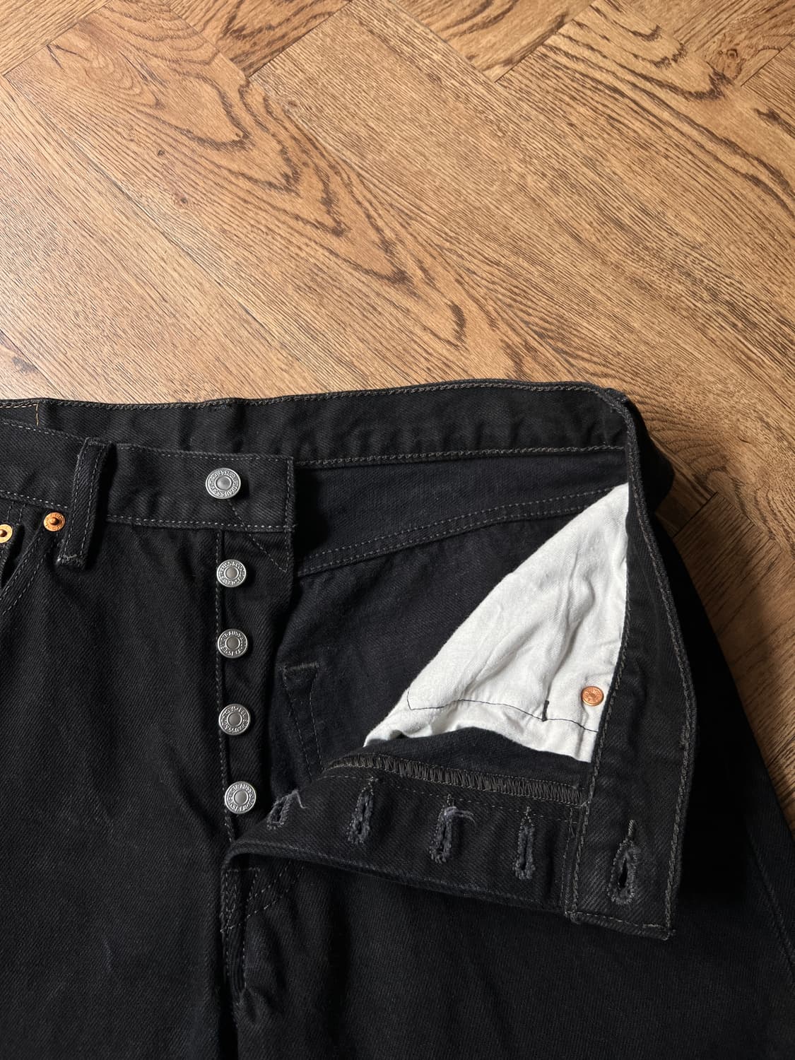 [32]리바이스 501 스트레이트핏 흑청 데님 팬츠 상품이미지3