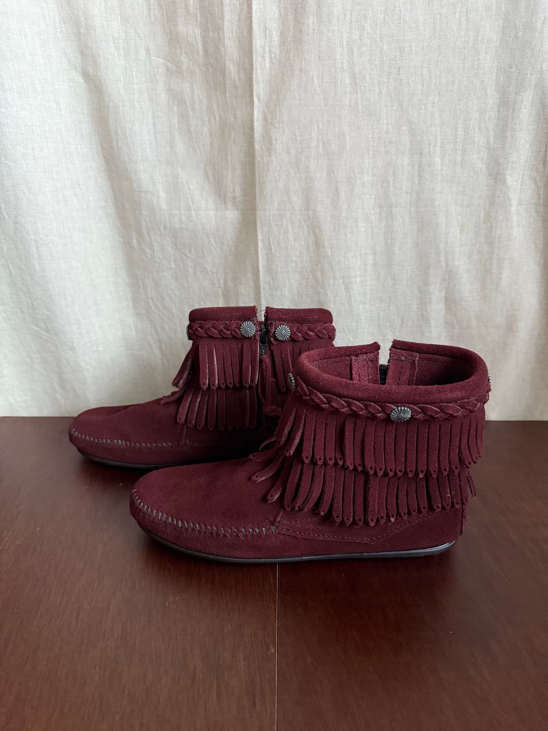 MINNETONKA fringe suede boots 상품이미지1