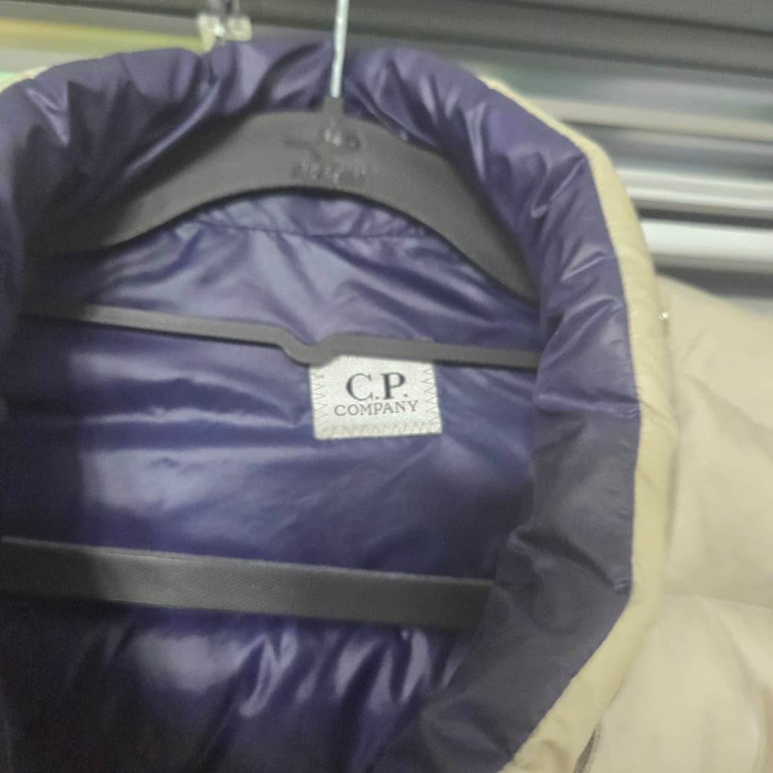 CP컴퍼니 경량패딩 M 상품이미지3