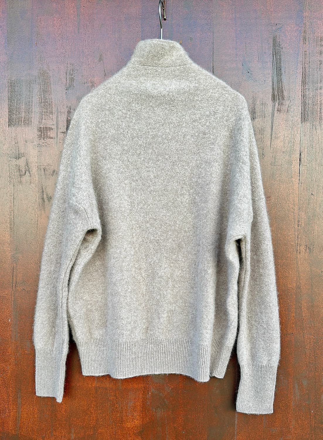 빈스(VINCE.)의 터틀넥 니트 케시미어 스웨터.  상품이미지4