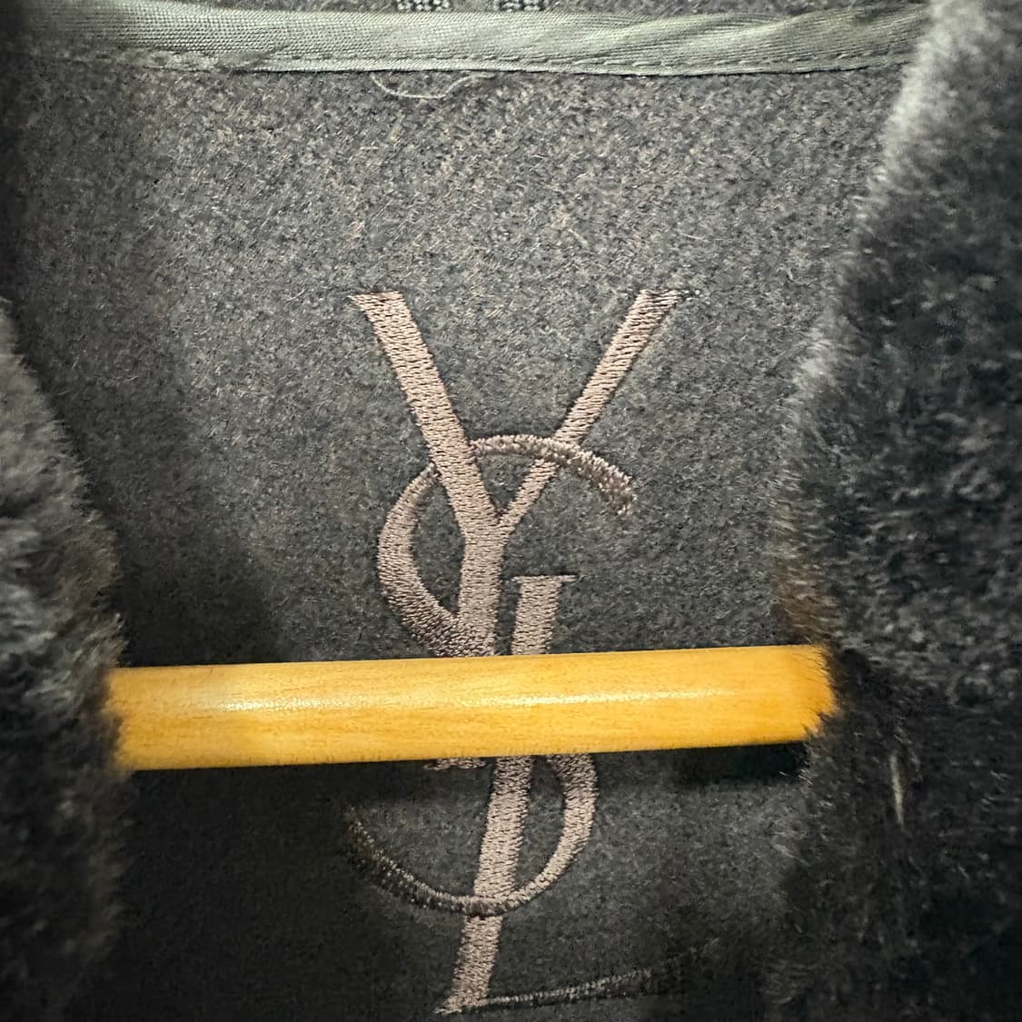 입생로랑 울 체크 퍼 카라 자켓 상품이미지4