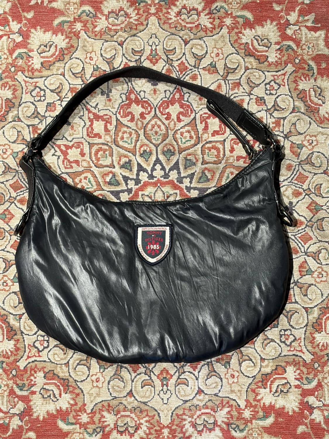 타미힐피거 투 포켓 퀼팅 호보백 상품이미지3