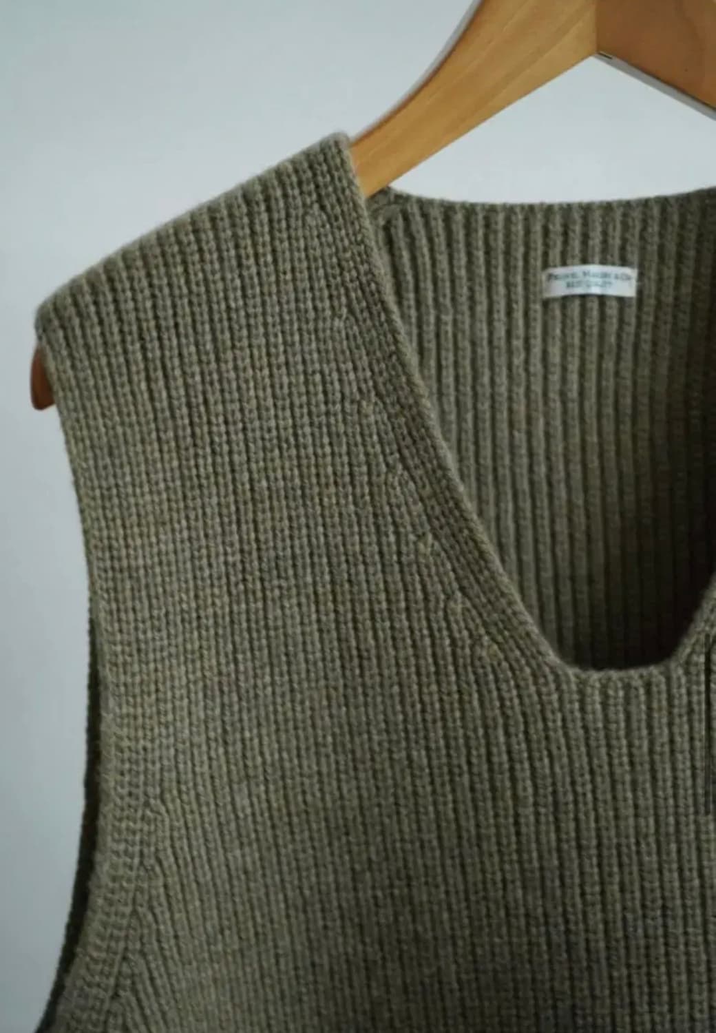 피그벨 A,R,C KNITTING VEST 카키 2사이즈 새상품 판매 상품이미지4