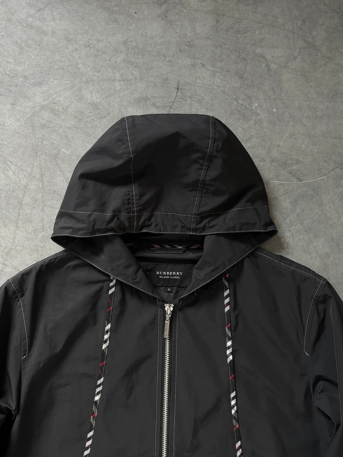 Burberry 버버리 블랙라벨 블랙 체크 트리밍 후드 집업 상품이미지3