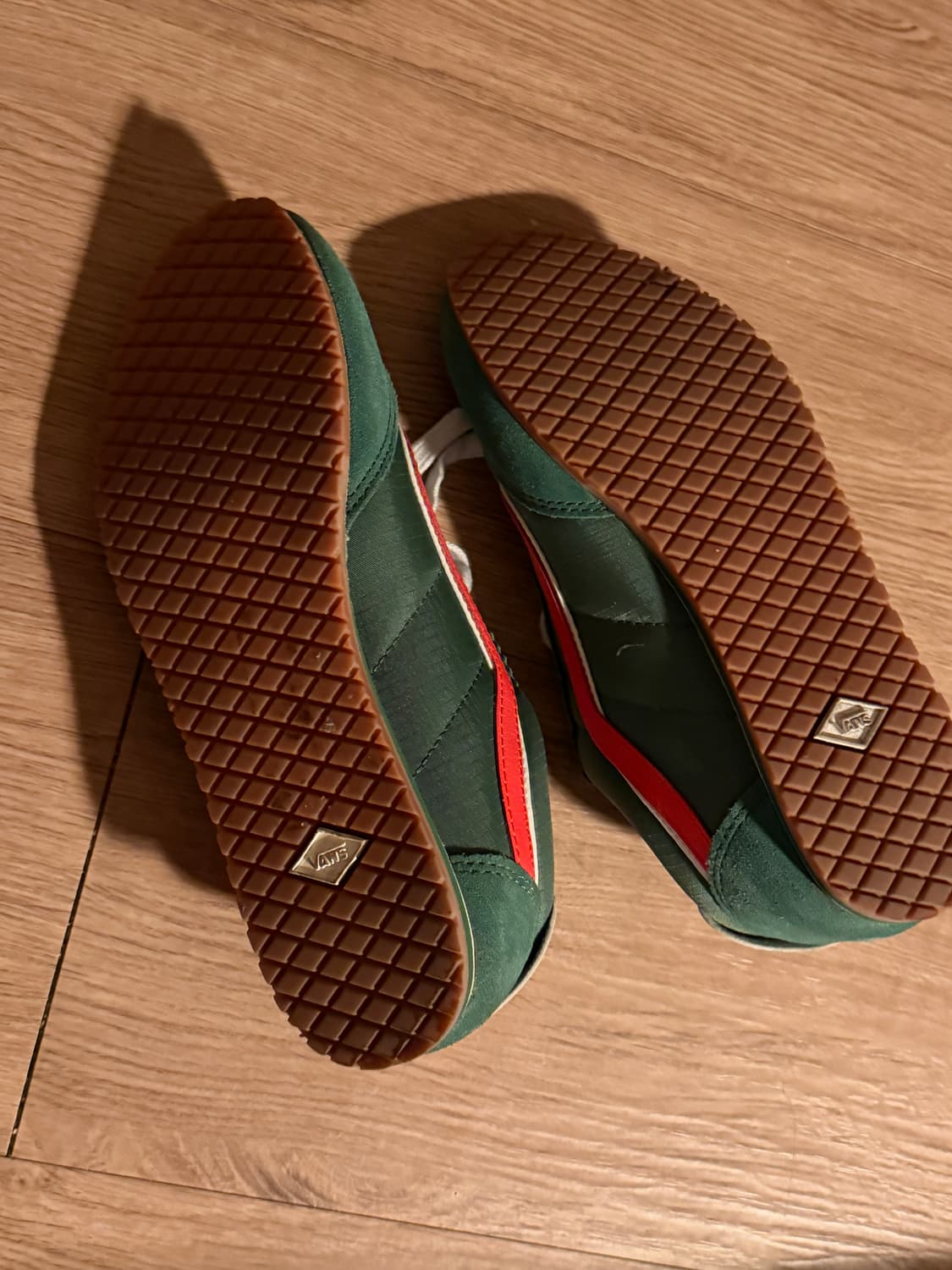 반스 세리오 스니커즈 240 상품이미지3