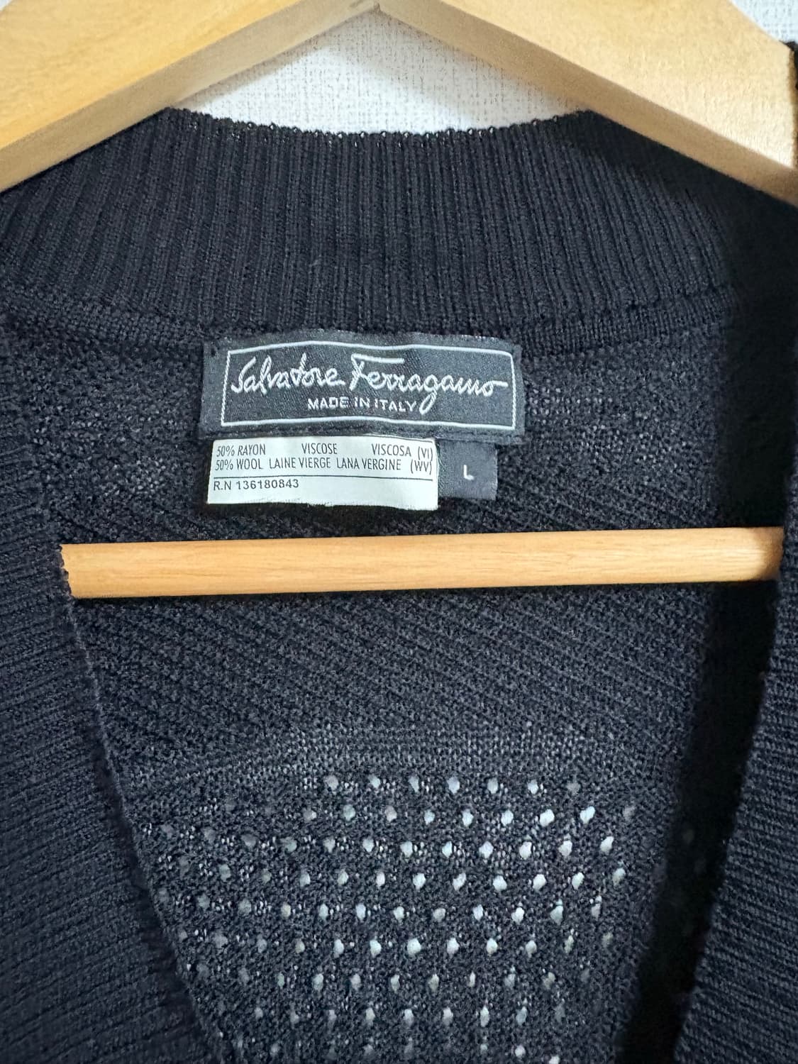 살바토레 페레가모 랩 니트 정품.  상품이미지1